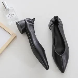 Round heel pointed toe shoe