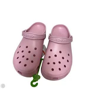 Sandals Flats By Crocs In Pink, Size: 11